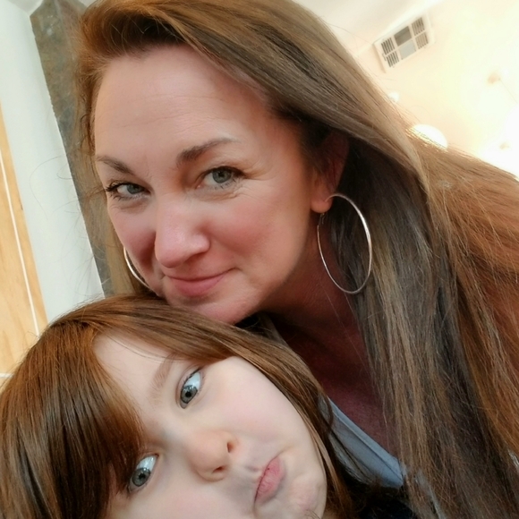 Meet your Posher, Chloe grace - Picture 2 of 4